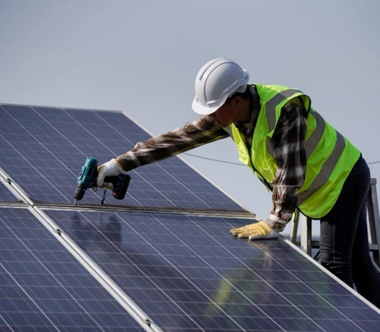 Solar panel repair technician working in Los Angeles by Solar Panel Pro LA